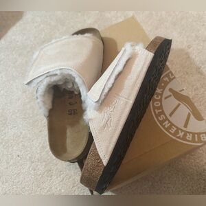 Stussy Bone Birkenstock Solana Shearling Slides Women’s Size 9, Men’s Size 7